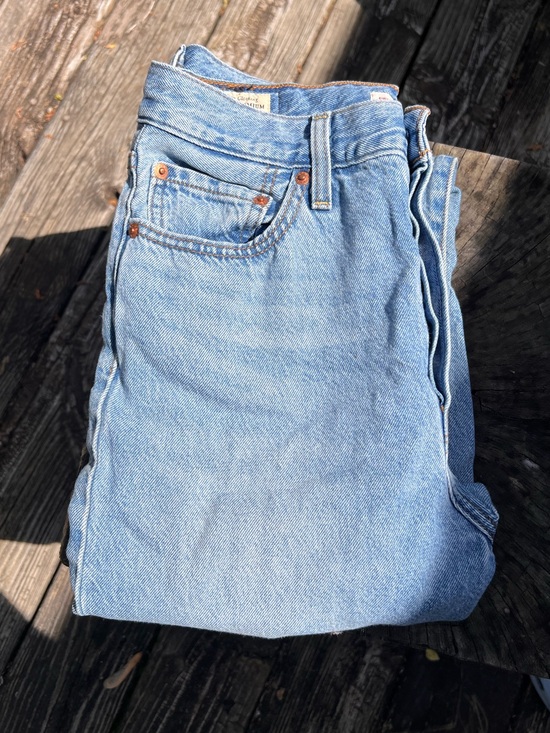 Levi's Denim - Levi's Ribcage Straight Ankle jeans in size 28 short